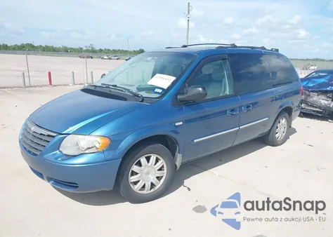 2005 Chrysler Town & Country Touring из США, поврежденный, VIN 2C4GP54L25R286913